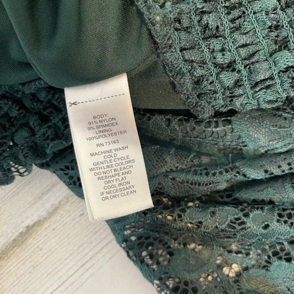 Cable & Gauge Women's Green Lace‎ Top Long Sleeve Smocked Blouse Size L - Picture 4 of 4
